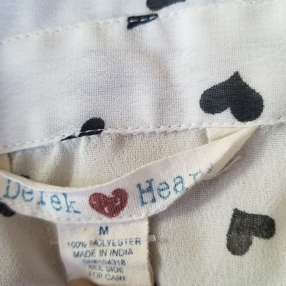Derek Heart Collared Button Up Heart Pattern Top M - Picture 8 of 8